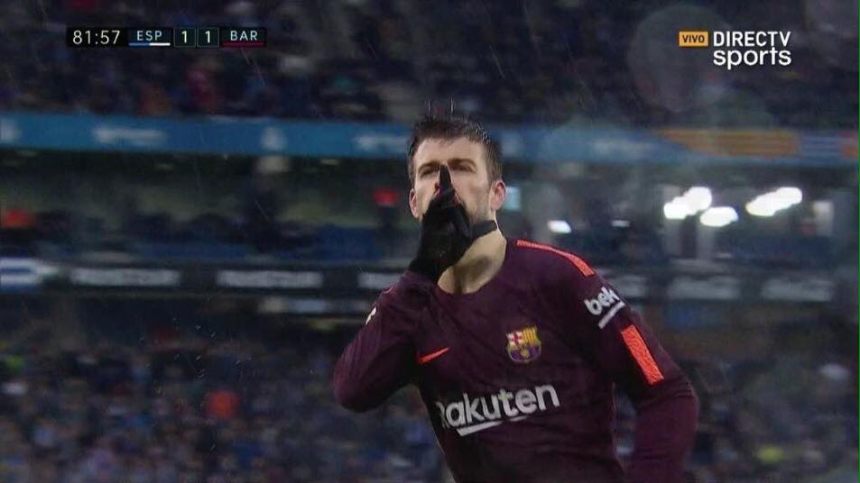 بالفيديو .. . بيكيه ينقذ برشلونة