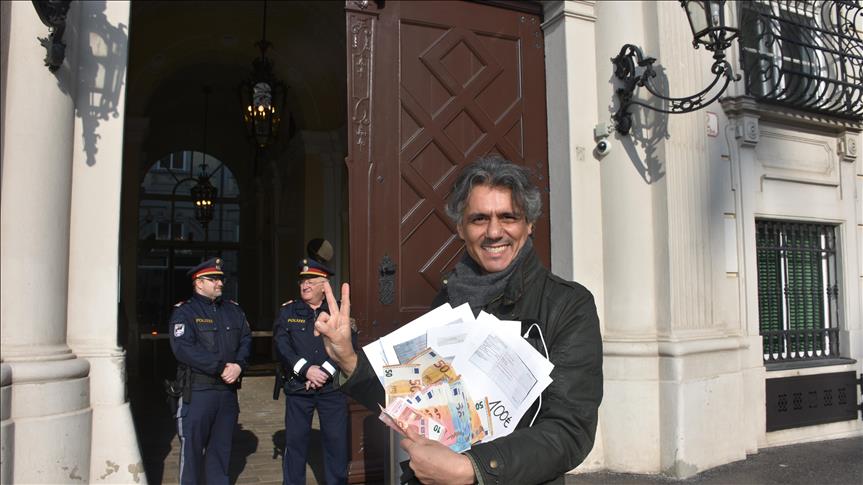 رجل الأعمال رشيد نكّاز يدفع غرامات