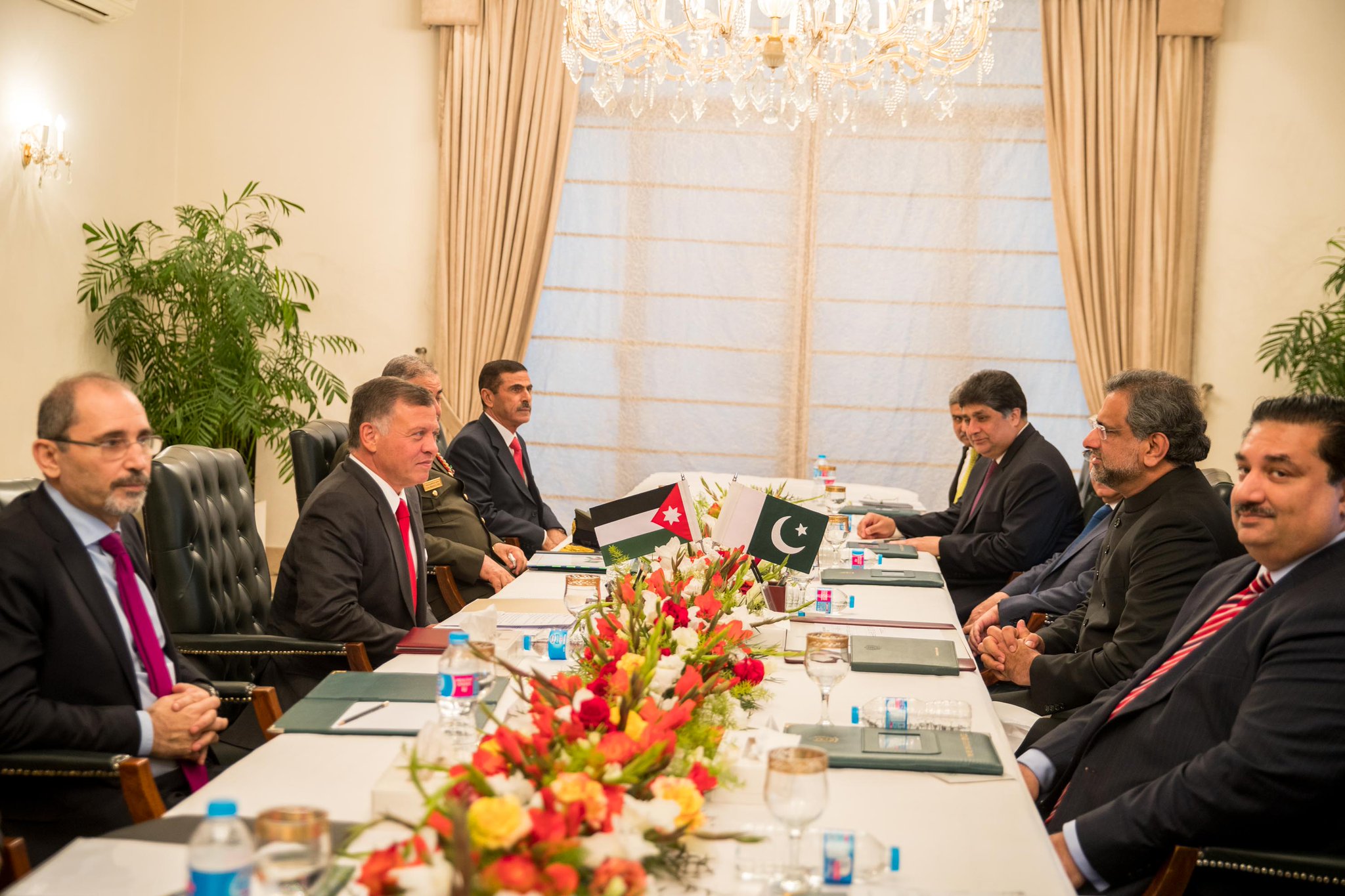 رئيس الوزراء الباكستاني يؤكد أهمية الوصاية