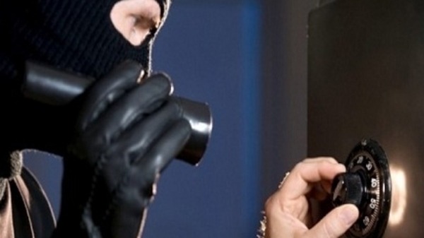 سرقة 10 آلاف دينار من محطة