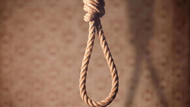 شبهة انتحار امرأة خمسينية شنقا في