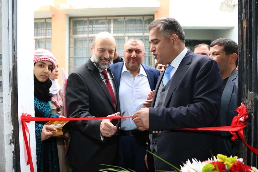وزير التربية يفتتح مدرسة اليادودة الثانوية
