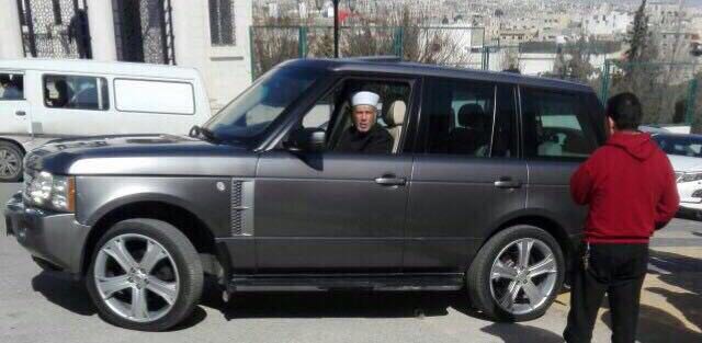 الشيخ الغول يرد: «الرينج روفر» من