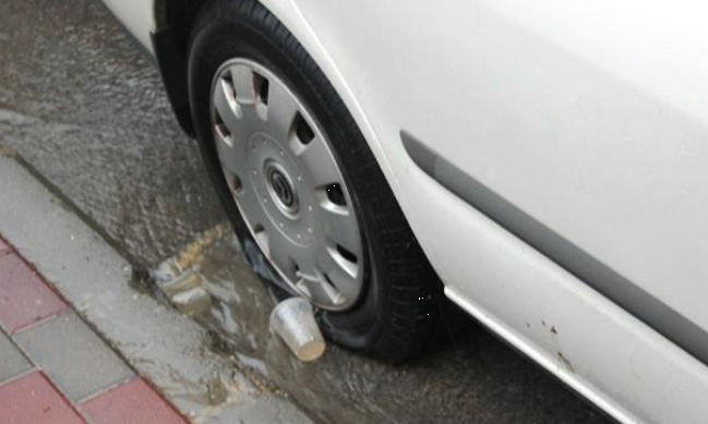 القبض على شخص قام بتخريب اطارات