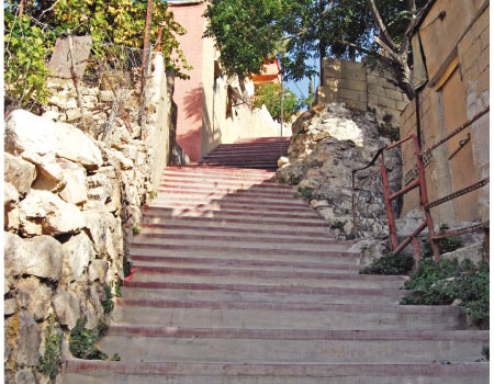 الامانة تباشر بتأهيل أدراج في عمان