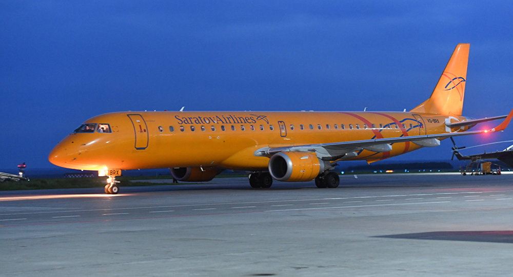 في طريقها لاختيار فستان زفافها ..