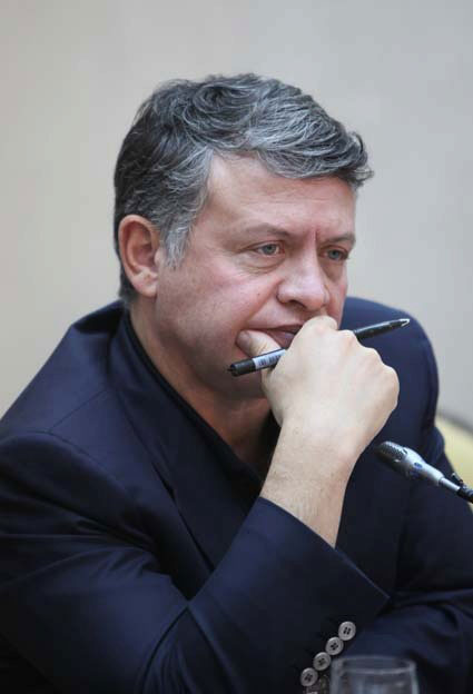 الملك يوجه رسالة شديدة اللهجة للمسؤولين