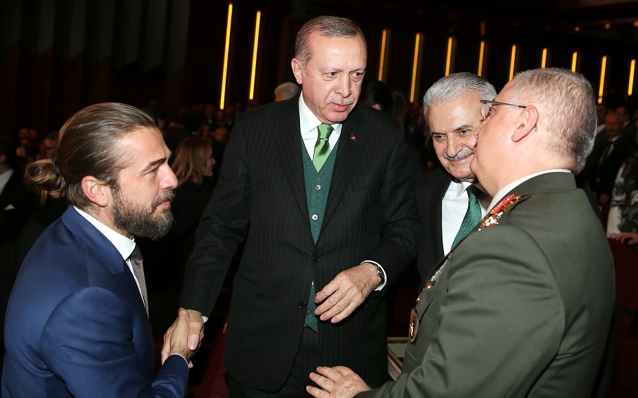 (أرطغرل) ينضم إلى ’أردوغان‘ و’مرسي‘ في