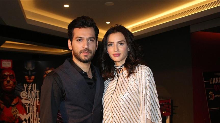 الفنان مراد يلدريم وزوجته إيمان الباني