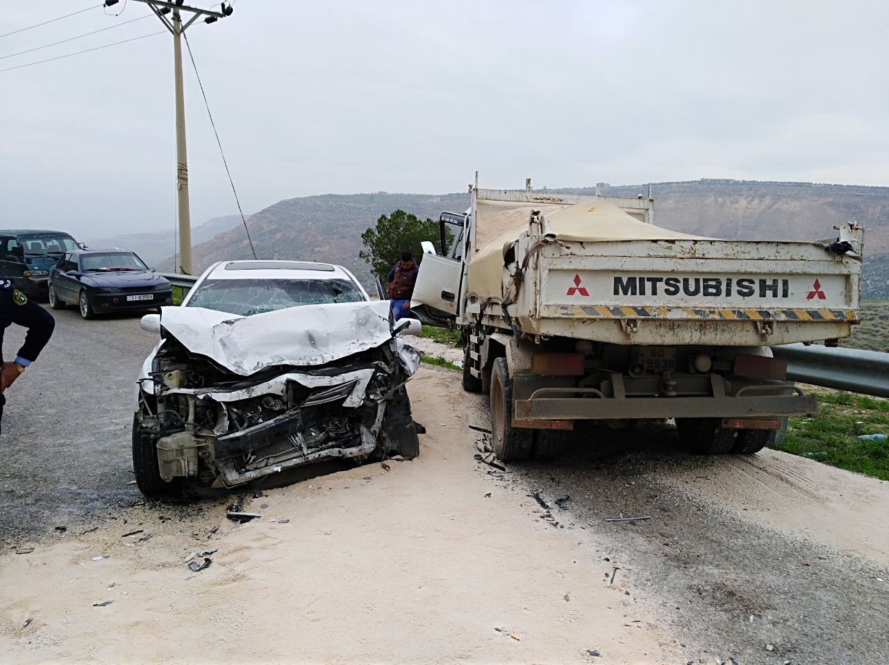 إصابة 21 شخصا بحادث سير بالشونة