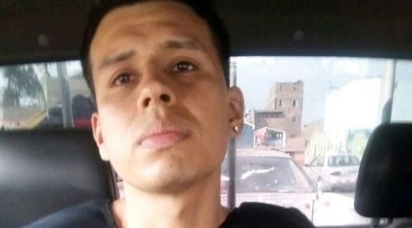 ترك شقيقه التوأم مكانه في السجن