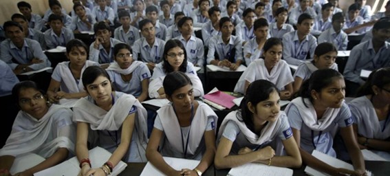 ولاية هندية تحظر على الطلبة ارتداء