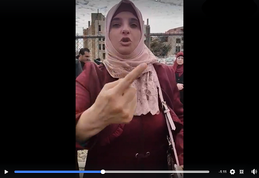 والدة مريض بالسرطان توجه كلام ’مؤثر‘