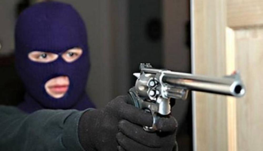 سطو مسلح على محطة محروقات قرب