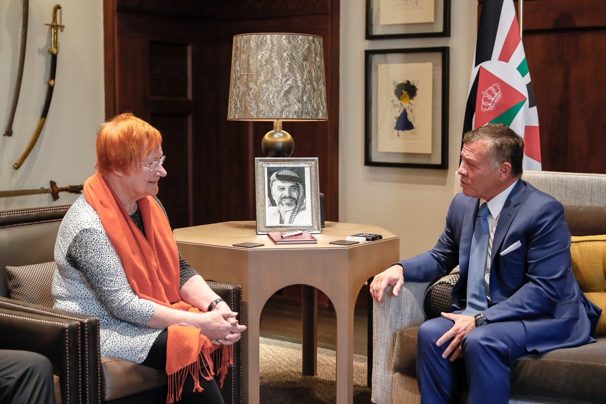 الملك يستقبل الرئيسة السابقة لفنلندا