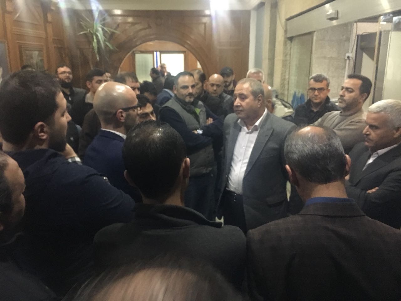 صحفيو وموظفو الرأي يطلبون حلّ مجلس