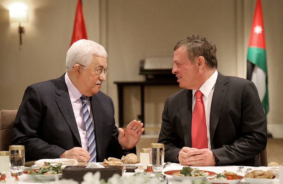 عباس يتفق مع الملك على اجراءات