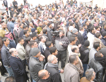 وقفة احتجاجية بالمزار الجنوبي على قرارات