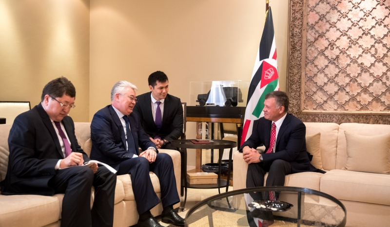 الملك يستقبل وزير الصناعات الدفاعية والفضائية