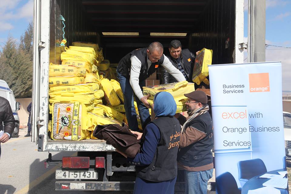 ’البر والاحسان‘ و’ارانج الاردن‘ توزعان مساعدات