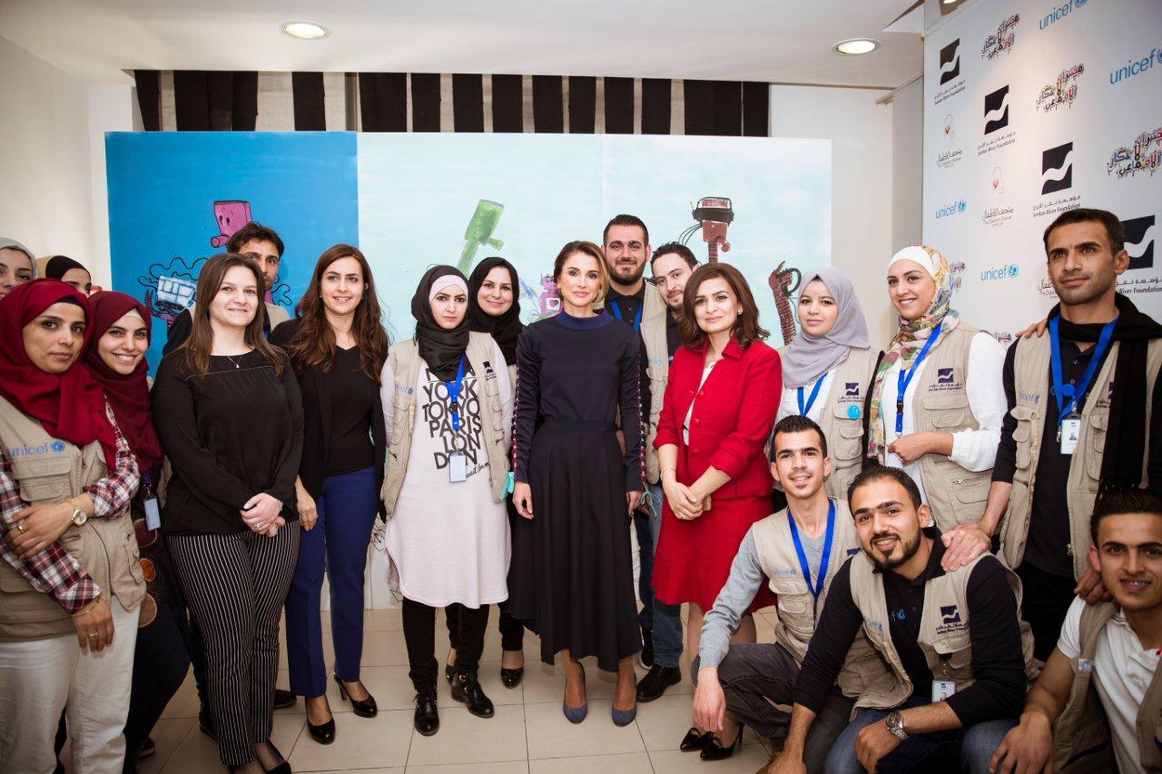 الملكة تطلق المعرض المتنقل لمشروع مختبرات