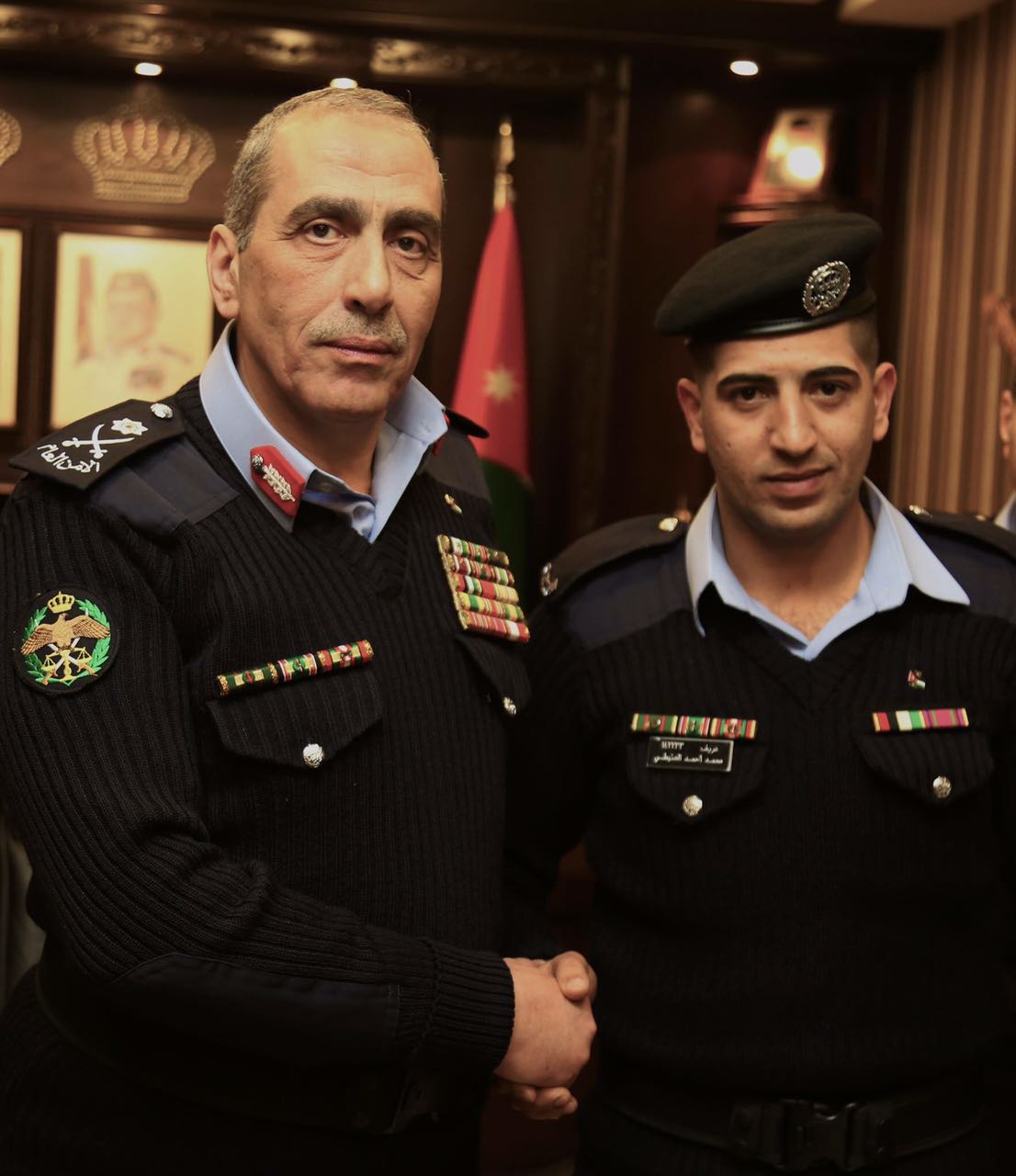مدير الامن العام العريف الحنيطي لشجاعته