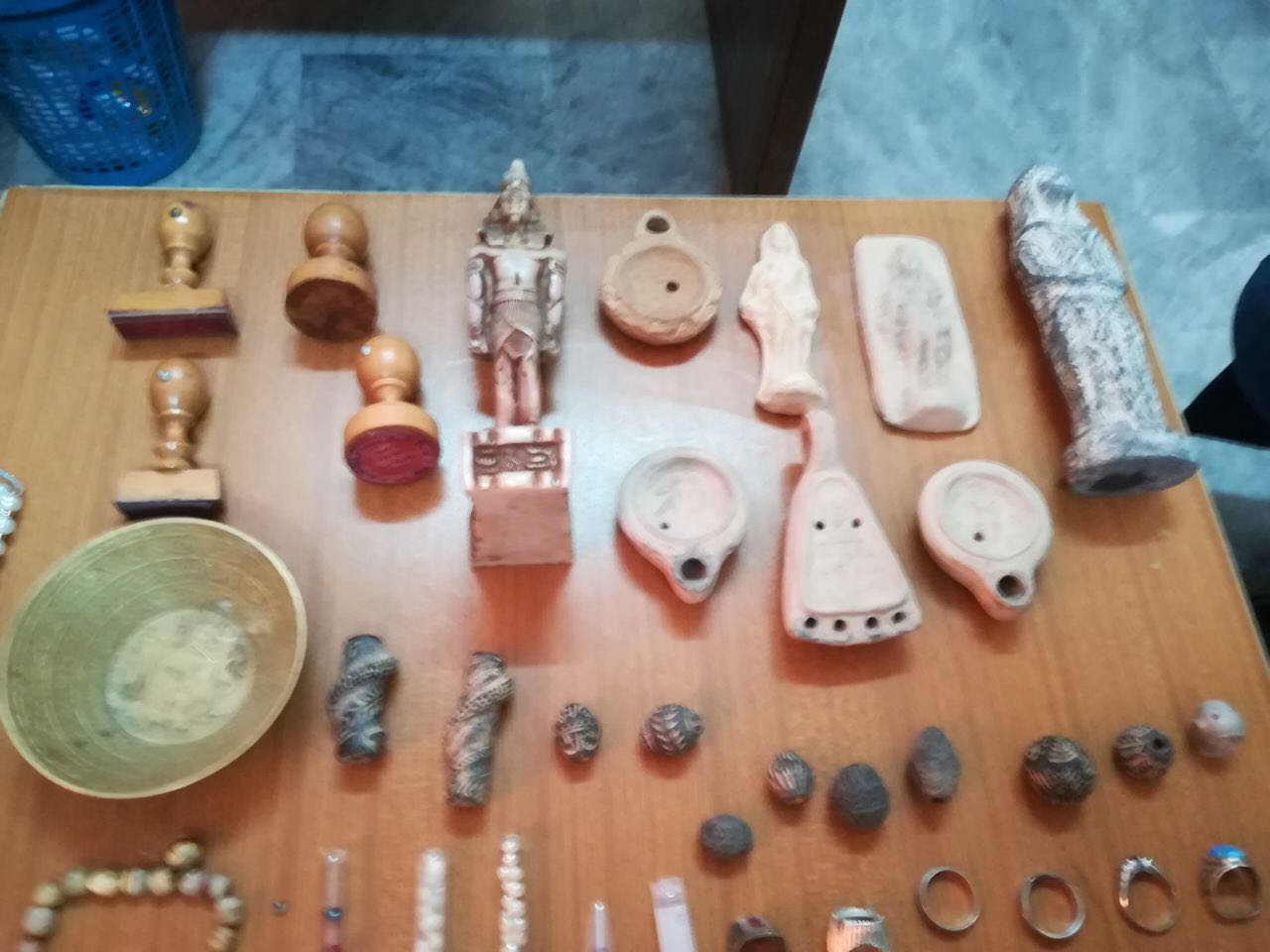 عمان: ضبط مجموعة كبيرة من القطع