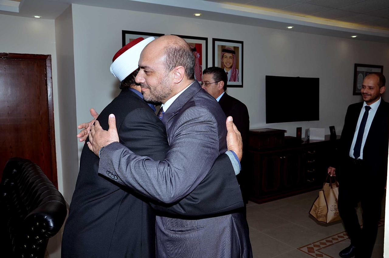 عربيات يهنئ أبو البصل