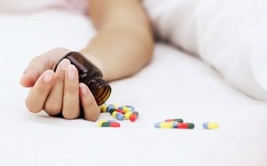 شاب يحاول الانتحار بتناوله كمية كبيرة