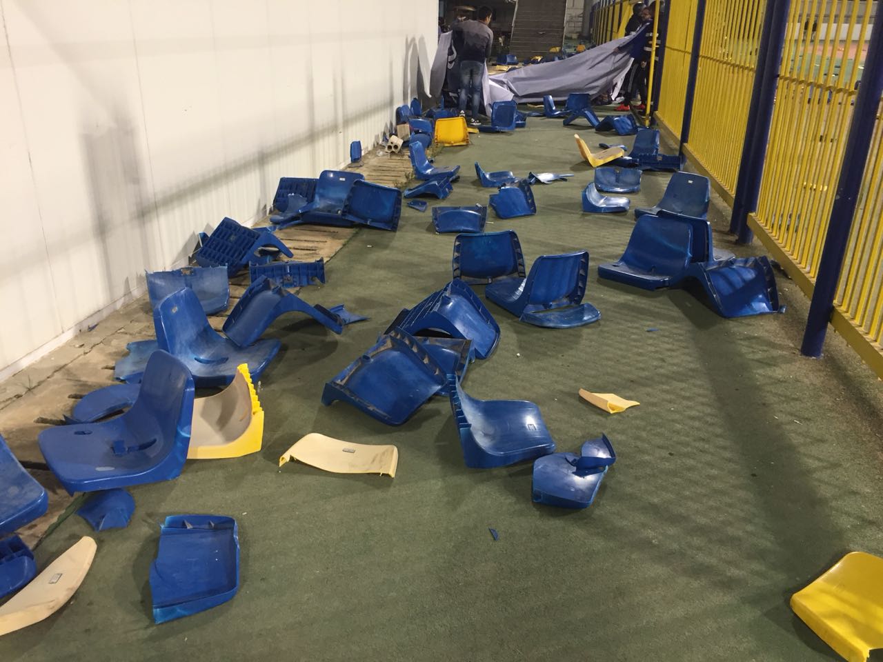 خلع وتكسير 1633 1632 1632 1632