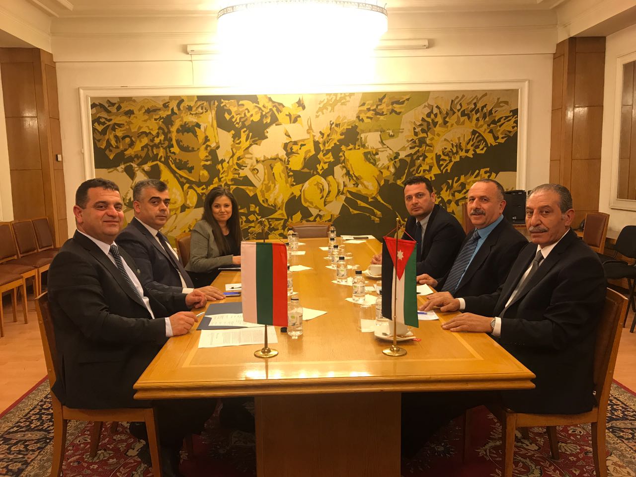 بحضور الحوراني.. النائب الصقور يبحث مع