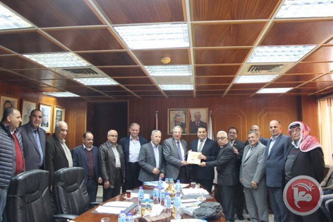 وفد من غرفة صناعة الاردن يزور