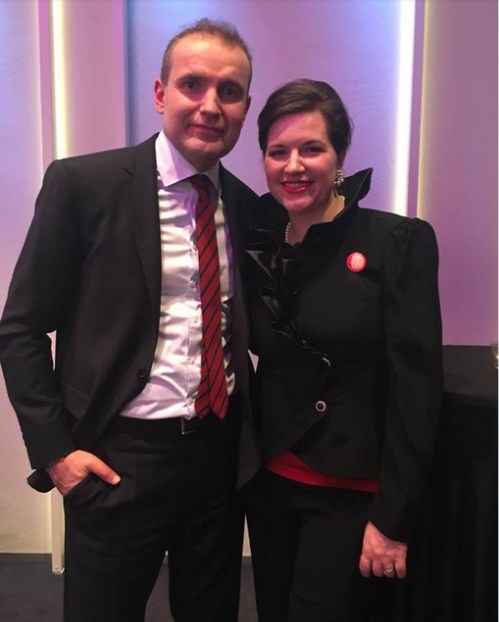 السيدة الأولى في دولة أوروبية ترتدي