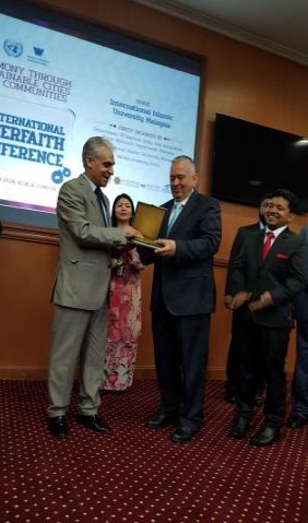 تكريم المهندس الفاعوري في ماليزيا بجائزة