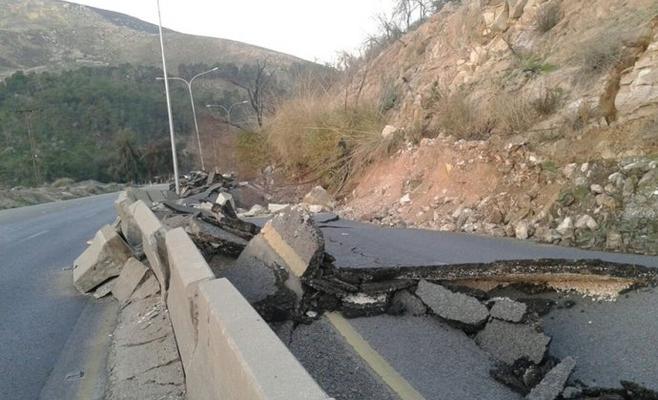 اغلاق طريق اربد عمان بسبب انهيار