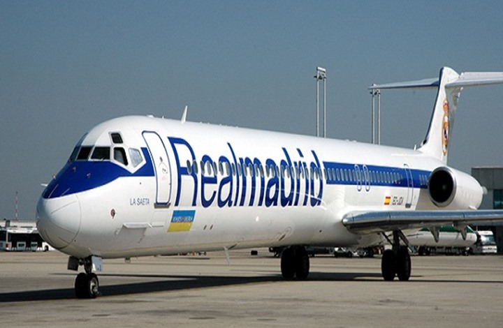 طائرة النادي الملكي تحط بباريس لمواجهة