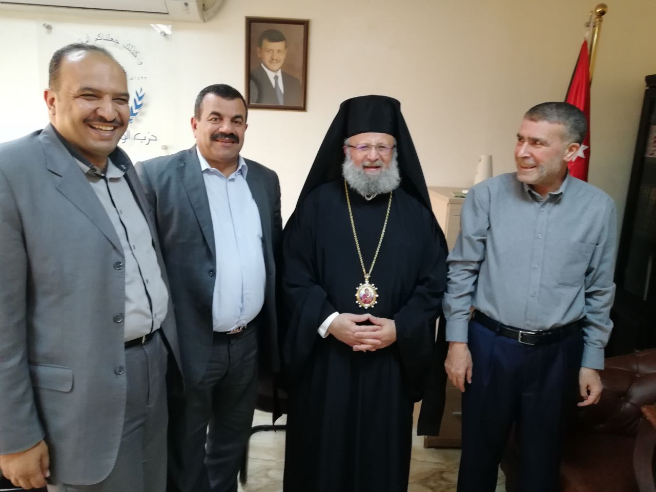 المطران فيلومنوس يزور حزب الوسط الإسلامي