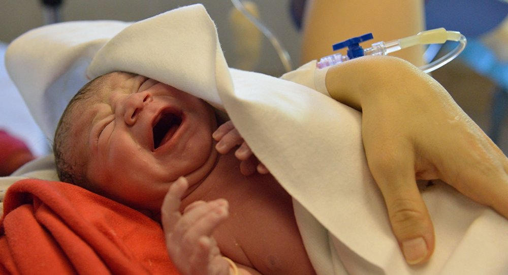 مدعي عام فرنسي يمنع زوجين من