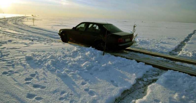 طريق يكسر كل قواعد المرور بالعالم