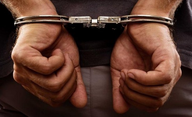 القبض على شخصين بحوزتهما مخدرات في