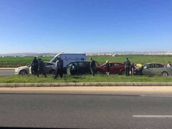 حادثة غريبة.. تصادم أربع مركبات تقودها
