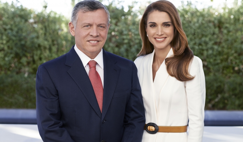 الملك والملكة يقومان بزيارة رسمية إلى