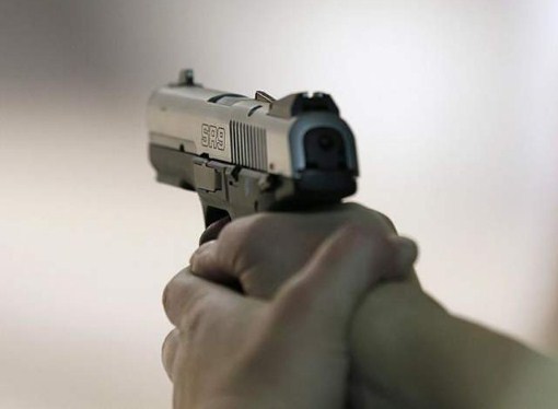 عمان .. طالب يطلق النار على