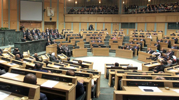 بحث استثناء الاذاعة والتلفزيون من احكام