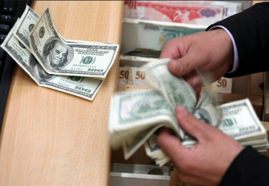 دراسة تحدد السن «الأصعب ماديا» بحياة