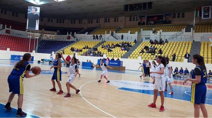 ديونز اول المتأهلين لنهائي الناشئات سن