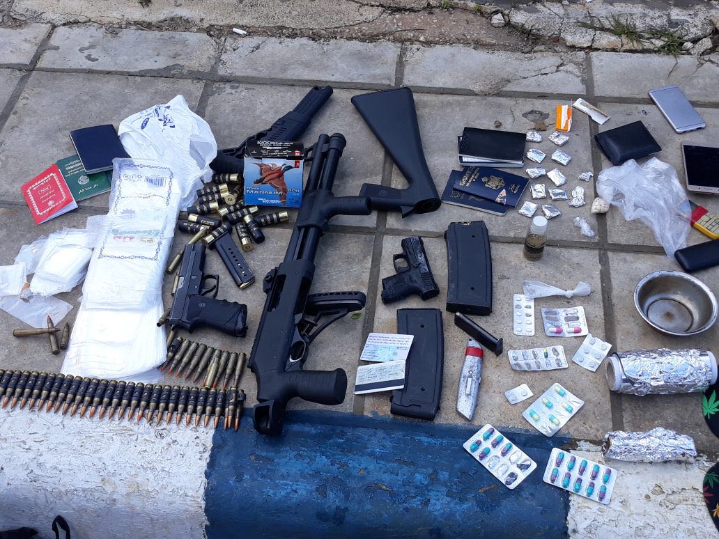 القبض على 10 اشخاص بحوزتهم ’مخدرات