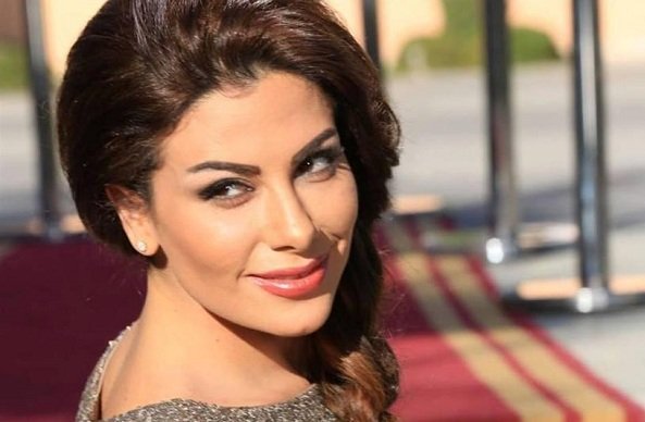 الفنانة الأردنية صبا مبارك تفوز بجائزة
