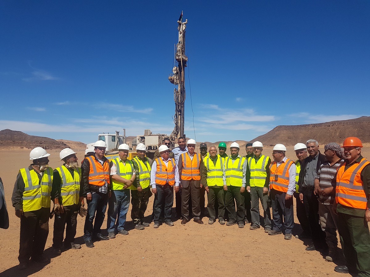 الحكومة تعثر على «ليثيوم» في العقبة