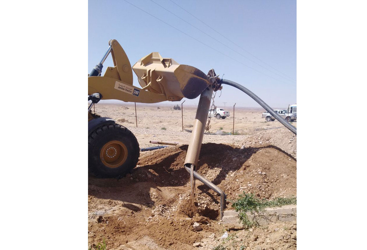 المياه تردم بئرا بقرار قضائي في